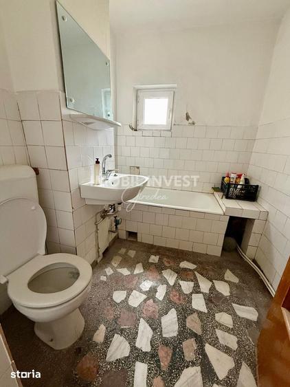 Apartament cu 3 camere în Cetate