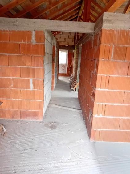 Casă individuală cu 4 camere cu Teren 2481 Mp în Bărăștii de Cepturi