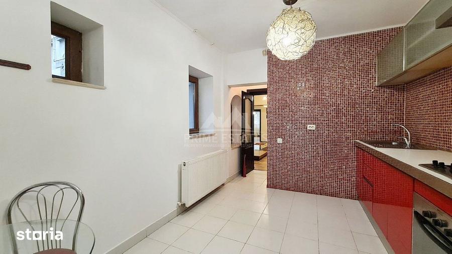 Apartament cu 3 camere, mobilat în Decebal