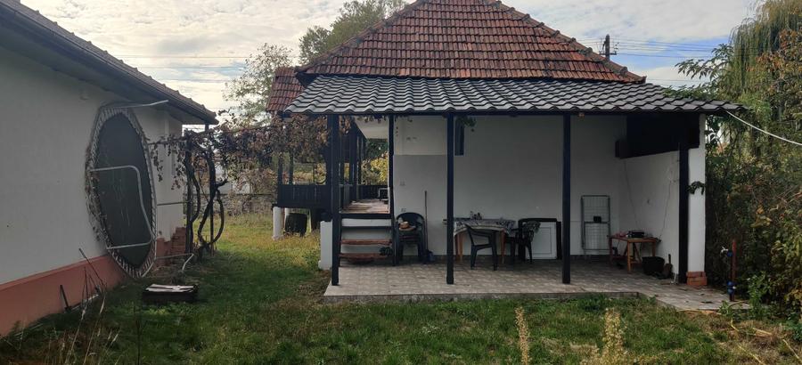 Casă cu 2 camere în Arcani