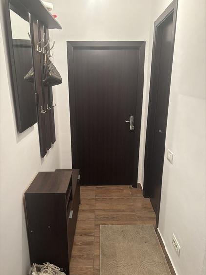 Apartament cu 3 camere semidecomandat în Micro 14
