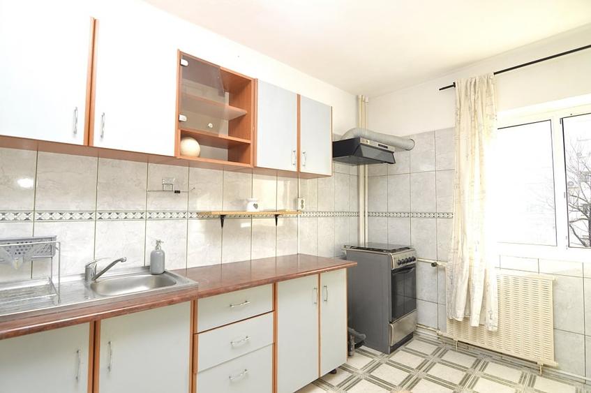 Apartament cu 3 camere decomandat, mobilat în Unirii