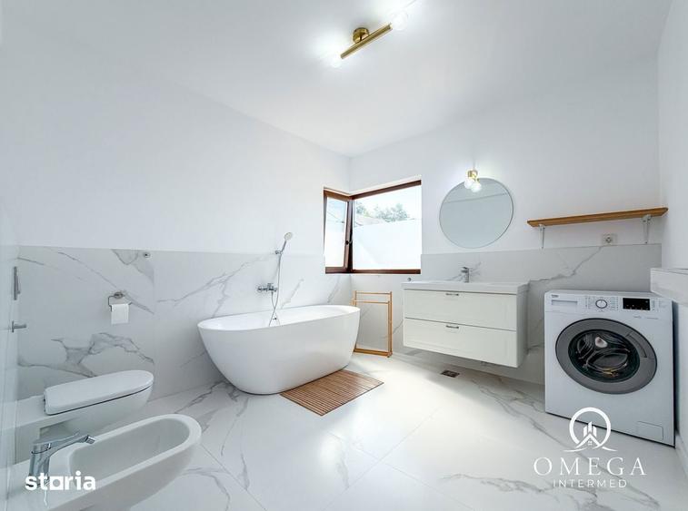 Casă cu 5 camere cu Teren 300 Mp în Bucium