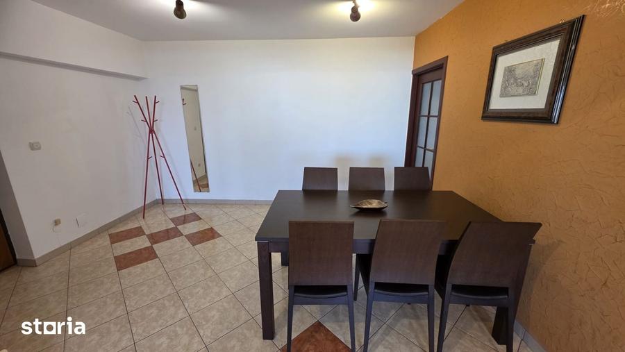 Apartament cu 3 camere în Centrul Civic