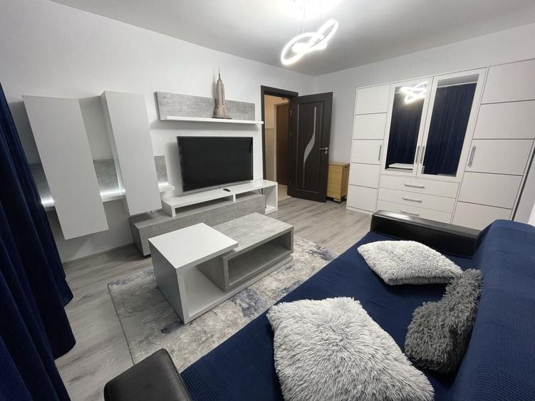 Apartament cu 3 camere semidecomandat în Lujerului