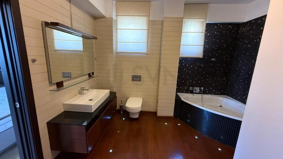 Apartament cu 3 camere semidecomandat, mobilat în Herăstrău