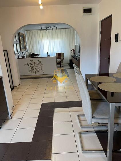 Apartament cu 4 camere decomandat, mobilat în Plopilor