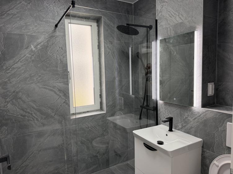 Apartament cu 3 camere semidecomandat, mobilat în Șelimbăr