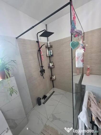 Casă cu 3 camere cu Teren 497 Mp în Central