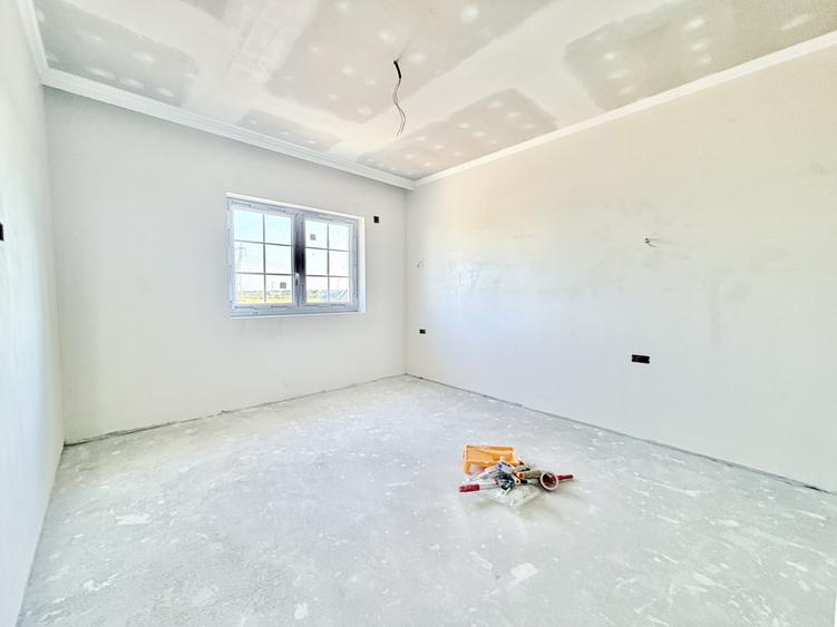 Duplex cu 4 camere cu Canalizare în Moșnița Nouă
