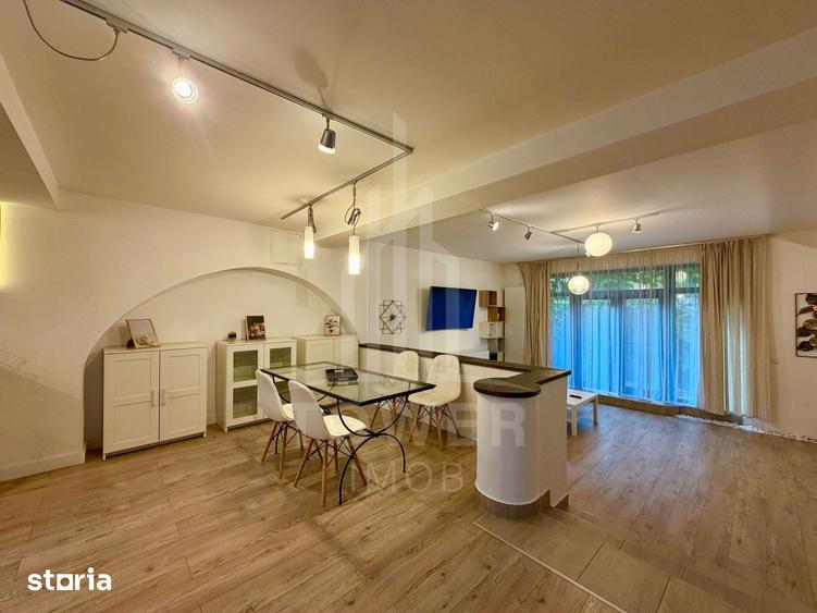 Casă cu 8 camere cu Teren 319 Mp în Ștrand