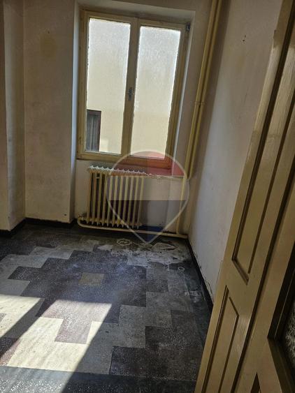 Casă cu 6 camere cu Teren 631 Mp în Ultracentral