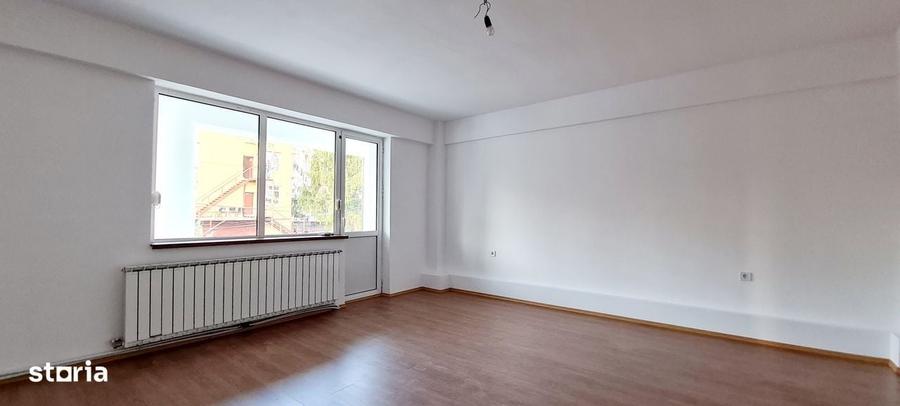 Casă cu 4 camere decomandat cu Teren 100 Mp în Crângași