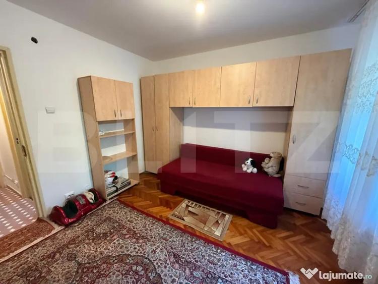 Apartament cu 3 camere semidecomandat în Nord