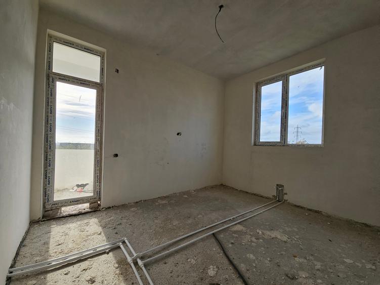 Apartament cu 3 camere decomandat în Km 5