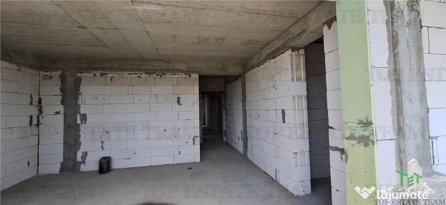 Casă cu 6 camere cu Teren 450 Mp în Valu lui Traian