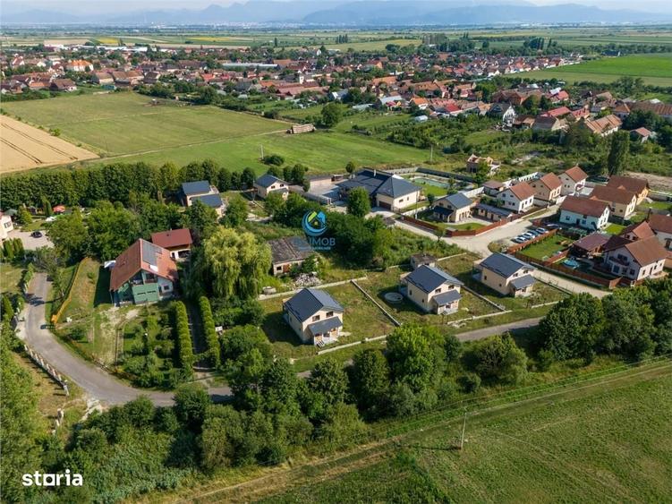Casă cu 4 camere cu Teren 680 Mp în Hălchiu