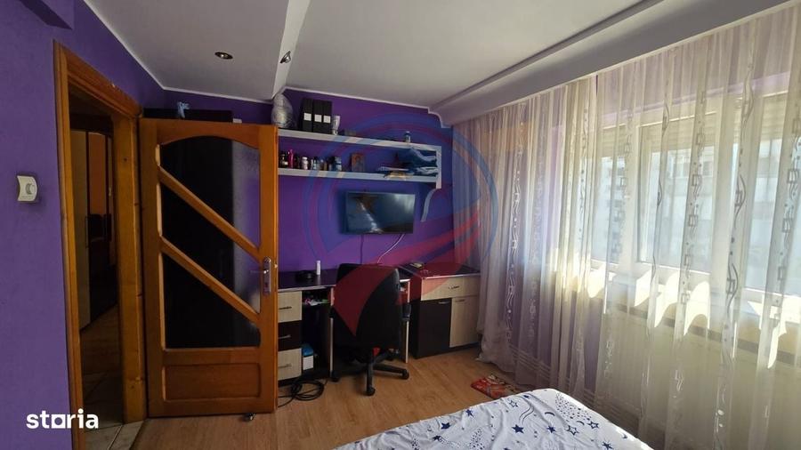 Apartament cu 2 camere semidecomandat în Craiovița Nouă — fotografia 1