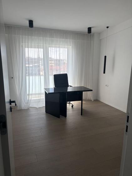 Apartament cu 3 camere decomandat în Ultracentral