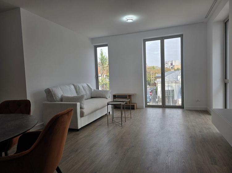 Apartament cu 3 camere în Armeneasca