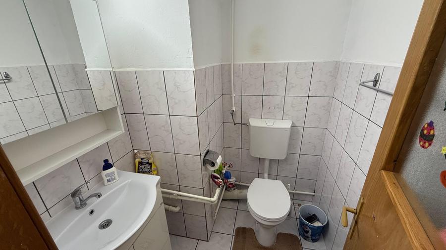 Apartament cu 3 camere decomandat în Exterior Vest