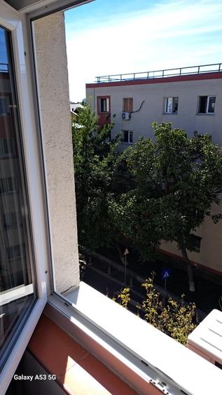 Garsonieră decomandată în Brâncoveanu