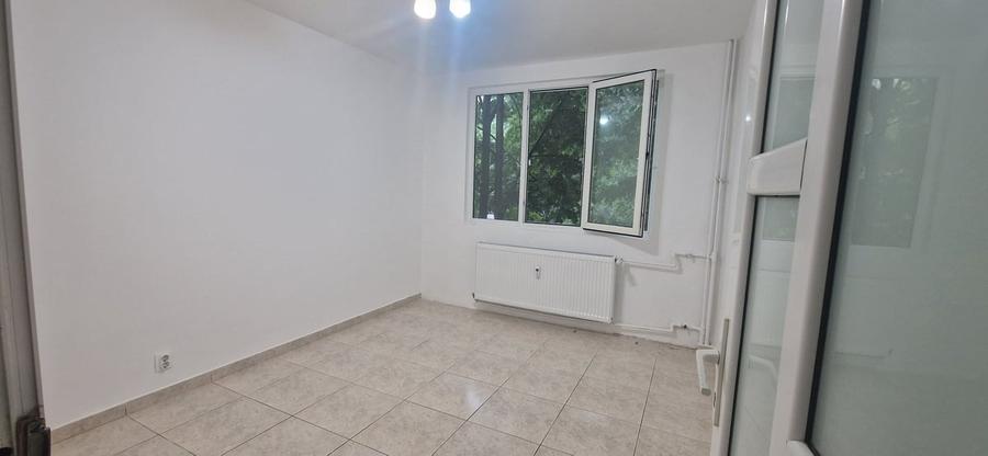 Apartament cu 2 camere decomandat în Valea Oltului