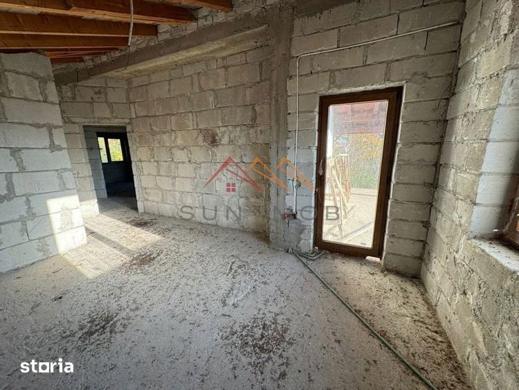 Casă cu 6 camere cu Teren 1354 Mp în Cornu