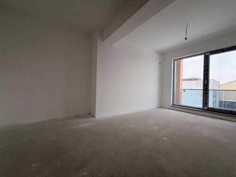 Apartament cu 2 camere decomandat în 1 Mai