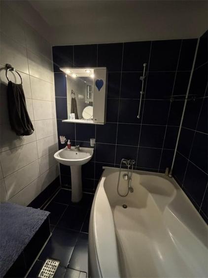 Apartament cu 2 camere decomandat, mobilat în Republicii