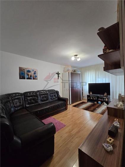 Piata Alexandru - Milcov, 2 camere decomandat cu 2 balcoane, liber - 2