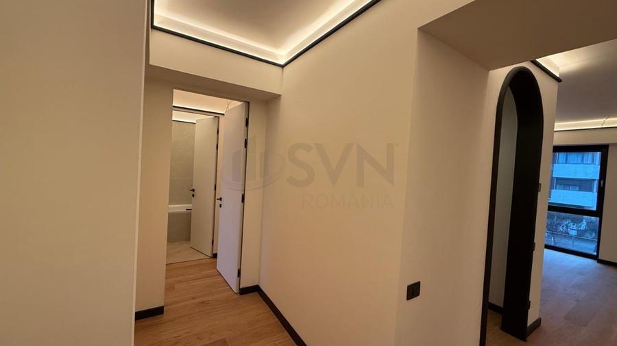 Apartament cu 4 camere semidecomandat în Pipera