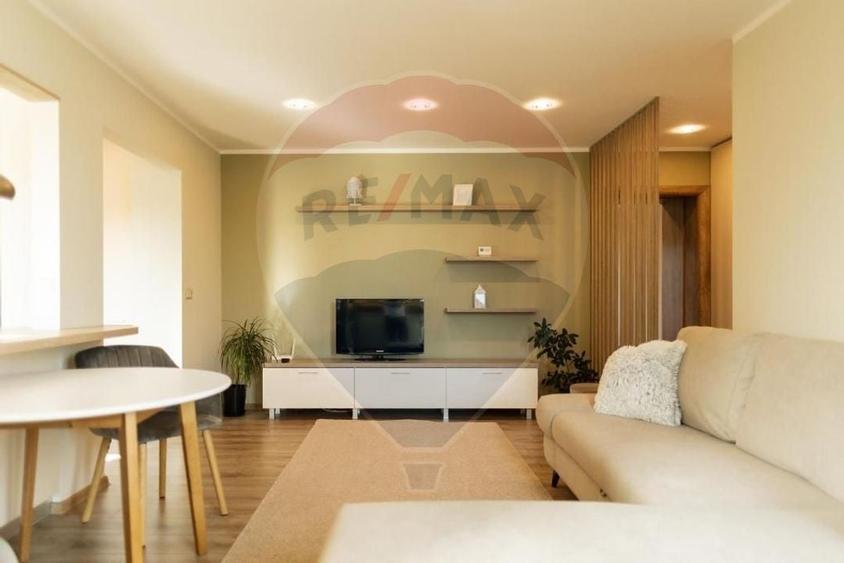 Apartament cu 2 camere semidecomandat, mobilat în Ultracentral