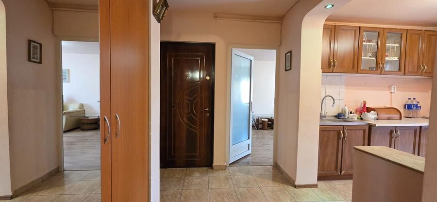 GARA - ABATOR 2 CAMERE DECOMANDATE MOBILAT + UTILAT CENTRALA GAZE PRET 450 EURO - 6