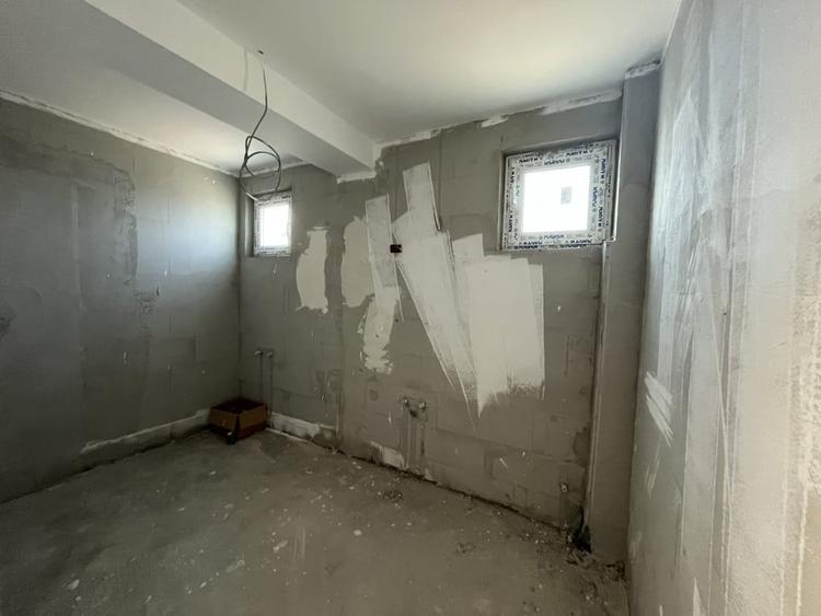 Duplex cu 5 camere cu Canalizare în Valu lui Traian