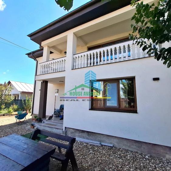 Casă cu 7 camere cu Teren 960 Mp în Câmpineanca