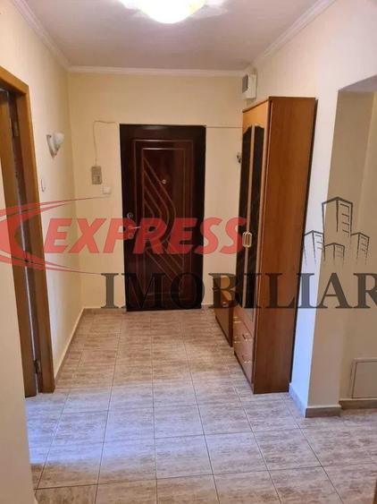Apartament cu 3 camere decomandat, mobilat în Vitan Mall