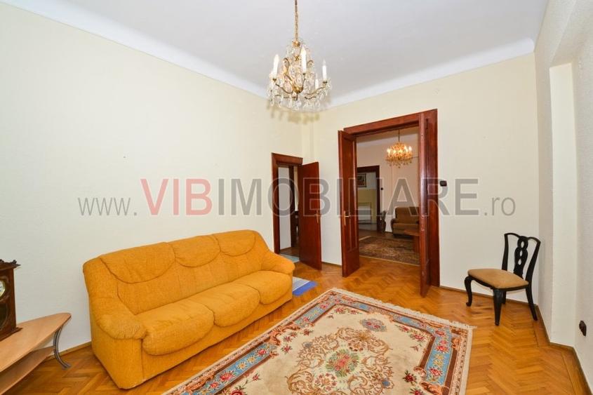 Apartament cu 4 camere semidecomandat în Aviatorilor