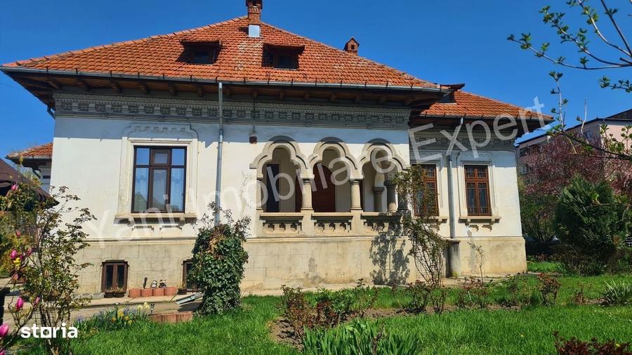 Casă cu 4 camere în Central