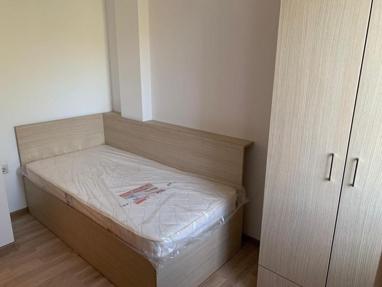 Casă individuală cu 6 camere cu Canalizare în Prelungirea Ghencea
