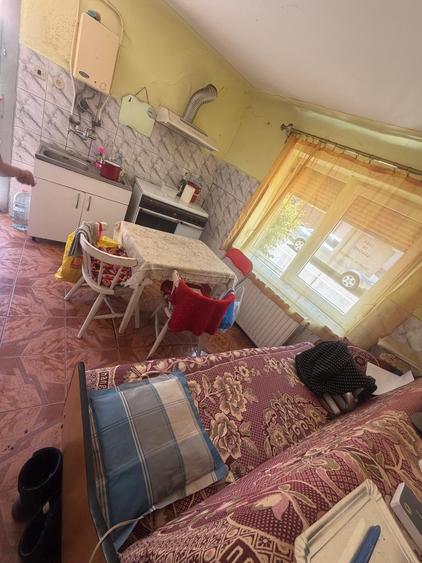 Casă individuală cu 3 camere cu Garaj în Central