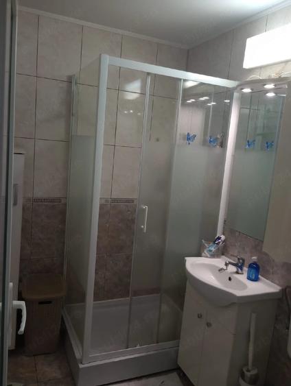 Apartament cu 3 camere decomandat în Agigea