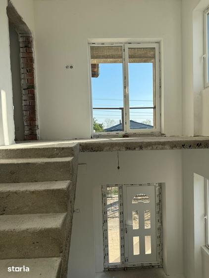 Casă cu 5 camere cu Teren 700 Mp în Ardud