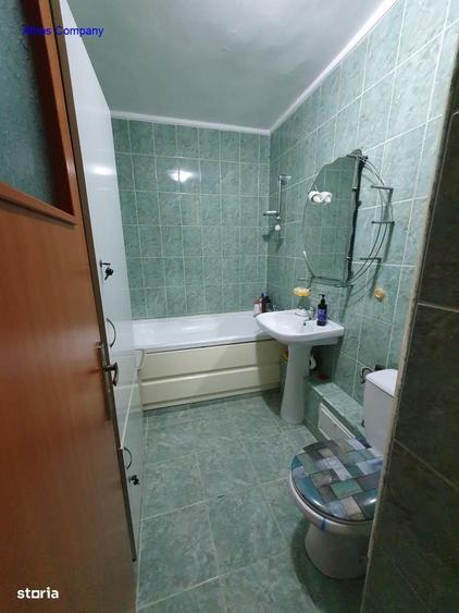 Apartament cu 4 camere decomandat în Berceni