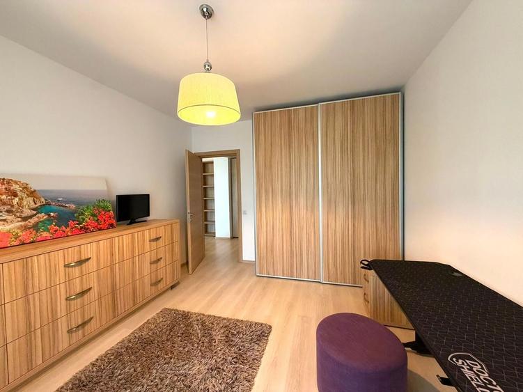 Apartament cu 3 camere, mobilat în Iancu Nicolae