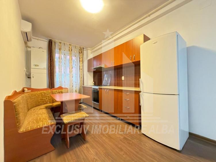 Apartament cu 2 camere decomandat, mobilat în Central