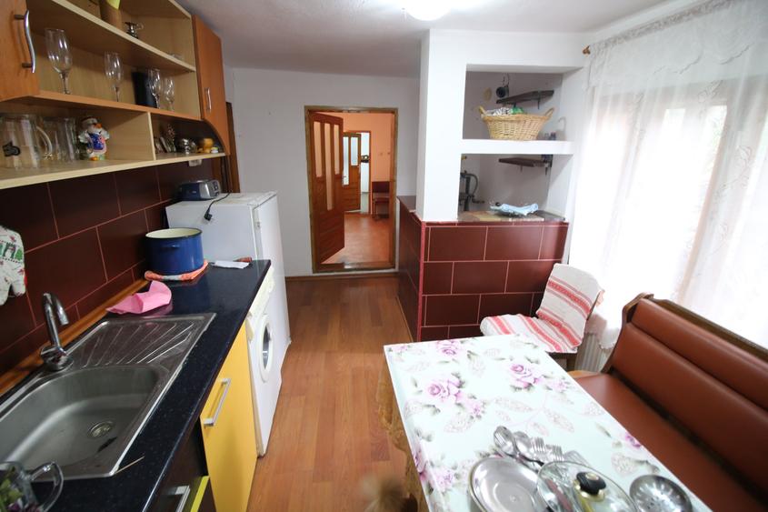 Casă individuală cu 4 camere cu Canalizare în Schela