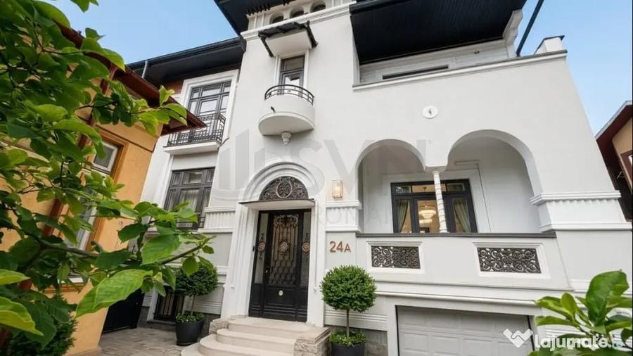 Casă cu 7 camere cu Teren 500 Mp în Central
