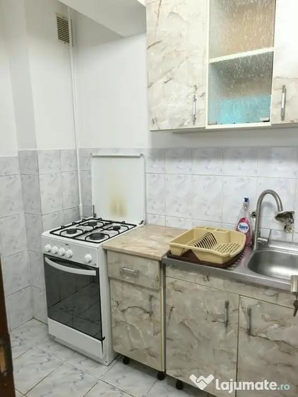 Garsonieră decomandată în Galata