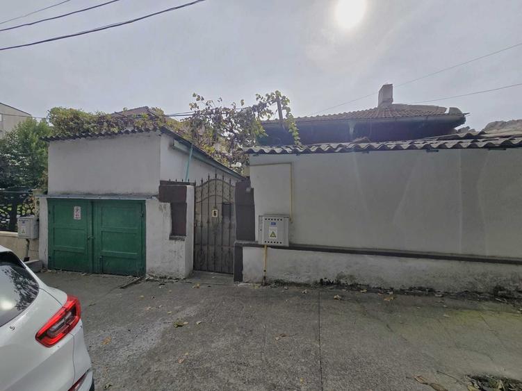 Casă cu 4 camere în Ultracentral